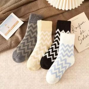 Mens and womens warm mid-tube socks black and white striped couple terry socks