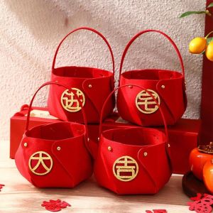 UUMIR 4Pcs ผ้าผ้าทอ ถุงขนมงานแต่งแบบจีน ที่จับแบบถือ สีแดงขนาดใหญ่ ตะกร้าใส่ของขึ้นบ้านใหม่ Joy แบบดั้งเดิมดั้งเดิม ของหวานของหวาน กล่องของขวัญขนมแต่งงาน อุปกรณ์สำหรับแต่งงาน