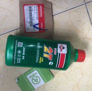 Nhớt thơm VelOil 2T của Thái Lan (nhớt 2-thì) 500ml