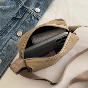 Light Casual Messenger Bag Women Simple Shoulder Bag Texture Nylon Long Strap All-match Crossbody B