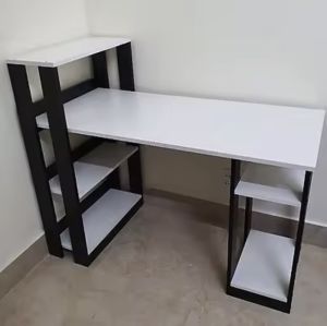 Bàn Làm Việc Mẫu Mới Tiện Lợi
