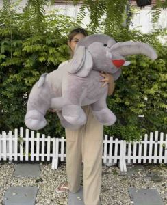 ตุ๊กตาช้าง ตัวใหญ่ ขนาดประมาณ 90-100 ซม มี 3 สีให้เลือก งานขนนุ่ม รับประกันความสวย