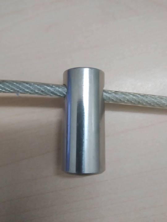 Thông tầng dùng cho cầu thang dây cáp