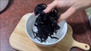 Whole Dried Wakame Compressed Seaweed Cold Vegetables Fat-Reduced Meal Wakame