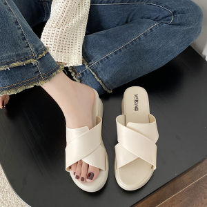 LKShoes ฮิตสุดๆ รองเท้าแตะเสริมส้นแฟชั่น รุ่นนี้เป็นงานสายประดับไขว้ สวยเก๋ งานดีไม่เหมือนใคร พื้นนิ่มน้ำหนักเบา ใส่สบายสุดๆ เช็ดล้างทำความสะอาดง่าย เสริมส้นสูงปรี๊ดด