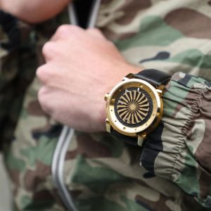 Zinvo Blade 12K Jam Tangan Pria Automatic Analog Gold