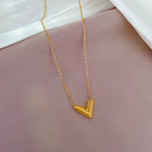 【Franco Fashion】Women Colorproof And Non-Allergic Titanium Steel Color Retaining Letter V Necklace Female Senior Sense New South Korea Dongdaemun O Chain