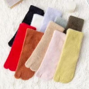 3 Pairs Women Girls Winter Tabi Socks Short Tube Warm Two Toed Sock Thick Soft Cozy Plush Solid Color Split Toe Bed Sleep Socks2026