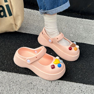 LHFriday ขายดี🥇 รองเท้าแตะผู้หญิง รองเท้ารัดส้น รองเท้าน่ารัก รูปทรงสุดคิ้วเหมาะกับสาวๆใส่แล้วน่ารักไม่ไหว วัสดุยางนิ่มไม่แข็งใส่ไม่เจ็บเท้า ตัวการ์ตูนติดเยอะเวอร์ มีให้เลือกถึง4สี ต้องรีบโดน📌