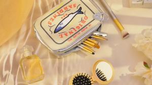 Reginary 2pcs Canned Sardines Makeup Bag +Folding Hair Brush with Mirror Tin Fish Kawaii Cosmetic Pouch Cute Pencil Case Waterproof Travel Toiletry Bag for Women Party Favors Gifts(Beige)