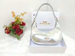 Tas Selempang wanita CO.AHH Bailey hobbo bag In signature premium /tas selempang bahu wanita kekinian 2024 viral