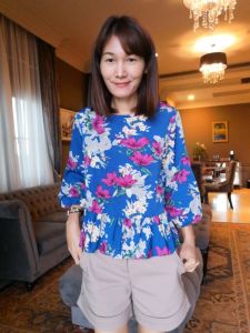 เสื้อผู้หญิง เสื้อสวยใส่สบาย เสื้อใส่ทํางาน เสื้อใส่เที่ยว เสื้อชีฟองลายดอกไม้ เสื้อสวยหรู เสื้อน่ารัก เสื้อสุภาพ เสื้อสีน้ําเงิน