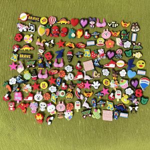Sticker 2D gắn dép crocs jibbitz 2D trang trí dép crocs siêu xinh