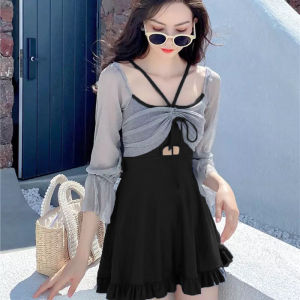 ชุดเสื้อผ้าชุดว่ายน้ำสไตล์เกาหลี เหมาะกับอากาศเมืองร้อน***สินค้าพร้อมส่ง***ส่งไว***