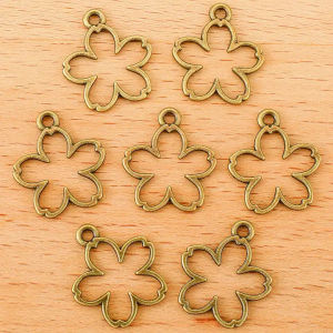 3 PCS Bezel Sakura Ring Gantungan Bentuk Bunga Bandul Kalung Gelang Kunci Liontin Keychain Bahan Tambahan Aksesoris Manik Monte Crescent Craft Perhiasan Pernak Pernik Hiasan Gold Silver Alloy Murah Lucu Cute Gemas Cantik Shopping Arena Malang