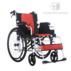 Xe lăn khung hợp kim nhôm cao cấp Lucass X-600 - Đệm ngồi siêu êm nâng được thành tay 2 bên giúp ra vào xe dễ dàng hơn.