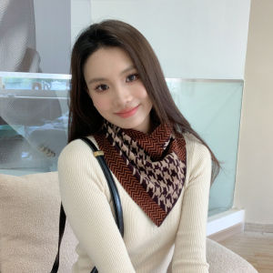Fashionable Pattern Cashmere Triangle Neck Scarves For Women Knitted Neck Scarf Protect Cervical Spine