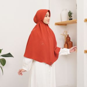 Azmeela Nura Hijab Khimar Instant With Pad Crinkle Ironleess Anti Kusut