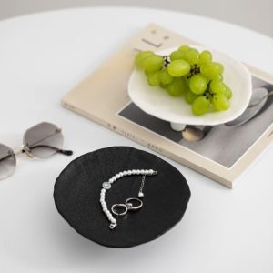 YOYO CHARMING Ceramic Jewelry Storage Tray Irregular Creative Three Legged Tray Miscellaneous Organizer Portable Jewelry Display Rack Photography Props