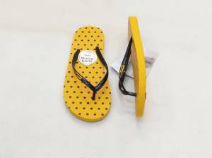 รองเท้าแตะ Hippo Bloo สีเหลืองตัดดำ ลายจุด สีสด รองเท้าอยู่บ้านหูหนีบ sandals ฮิปโป บลู