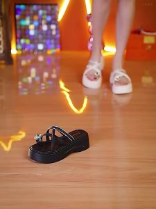 [Free Shipping] WomenS Slip-On Sandals Perfect For Outdoor Wear 2026 Summer New Collection Featuring Pearl And Floral Embellishments And A Thick Sole