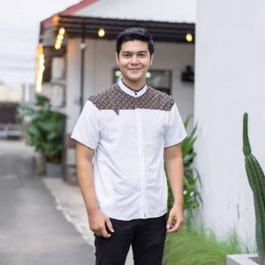 Baju Koko Falkon Kobata Pria Dewasa Lengan Pendek Manset Terbaru Bahan Katun Warna Sage Hitam Putih Motif Polos Kombinasi