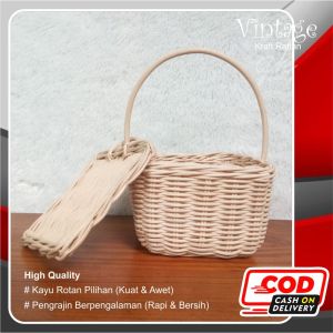 KERANJANG ROTAN / RATTAN TEMPAT / WADAH PERALATAN MAKEUP/ KECANTIKAN WARNA NATURAL uk.16X11 cm