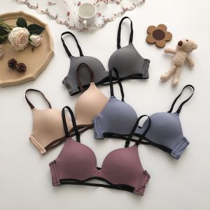 เสื้อชั้นใน เสื้อในไร้โครง บรา ลายริ้วเส้นตรง คุณภาพดี ฟองน้ำเบา อ่อนนุ่ม ไม่อับชื้น