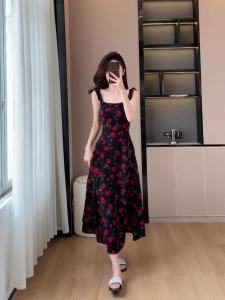 Dazzlin เดรสชีฟองสีดำผู้หญิง 2024 ชุดเดรสสายเดี่ยวผ้าชีฟองกุหลาบวินเทจสไตล์ฝรั่งเศสสำหรับฤดูร้อนแบบใหม่ชุดเดรสสไตล์วันหยุดฤดูใบไม้ผลิและฤดูร้อนสำหรับผู้หญิง