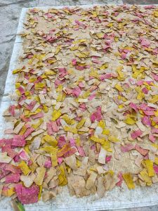 Kerupuk Melarat Mentah khas Cirebon / Krupuk Mlarat Asli Tradisional / Makanan Cemilan Daerah Enak Halal Sehat Bisa COD seluruh Indonesia