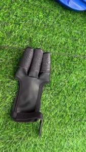 3 fingers Leather Finger Gloves Protection Size: S M L XLSports equipment fishing accessories