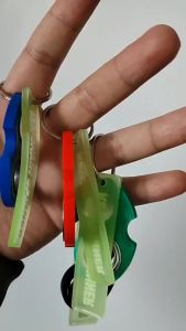 PL  Revolve Fingertip Keyring Relieve Boredom Anti-Anxiety Fidget Spinner Keychain Portable Creative Light Weight Fingertip Spinning Keyring Christmas Present