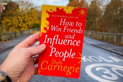 How to Win Friends and Influence People by Dale Carnegie book