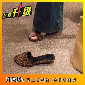 Free Shipping Round-Toe Slip-On Sandals With A Low Heel And Open Toe Design A New Summer Style For Women Featuring A Retro And Minimalist Aesthetic