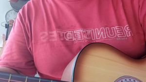 gitar akustik terlaris