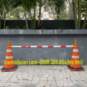 Thanh nối cọc tiêu giao thông nhựa tổng hợp loại rút dài 2m