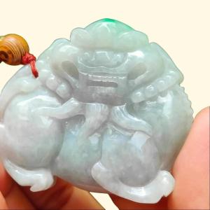 Guardian Pixiu Hand Carving – Five Elements Energy Vintage Jadeite Certified Type A (Sku: Hand10)
