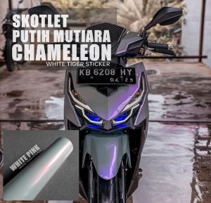 SKOTLET STIKER MOTOR PUTIH MUTIARA SKOTLET PUTIH LEMBAYUNG WHITE PEARL LEBAR 50CM SKOTLET PUTIH MUTIARA STIKER MUTIARA SCOTLITE MUTIARA BUNGLON HARGA MURAH BISA COD