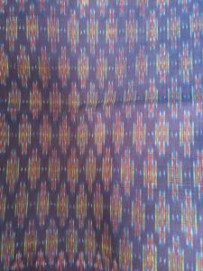 ผ้าไหมมัดหมี่ ผ้าไหมทอมือ ลายหมากรุกแวววาว ย.242 x ก.100 ซม.