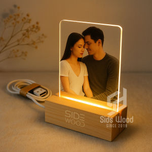 SidsWood [SL10] Stand Akrilik LED A6 Panjang 10cm – Dudukan Kayu Jati Belanda untuk Foto Display Estetik