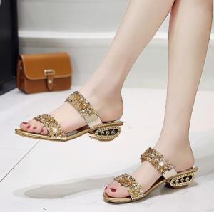 Hot Seller Slip On Sandals For Women New Korean Style Shiny PU Leather Fashion Sandals For Lady Middle Heel