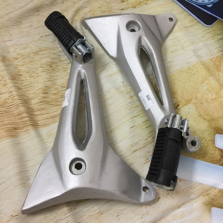 G%C3%A1c%20ch%C3%A2n%20%20sau%20xe%20Wave%20RS%20/%20S100%20/%20Wave%20alpha%20,%20b%C3%A1ng%20%C4%91%E1%BB%83%20ch%C3%A2n%20sau%20xe%20m%C3%A1y%20-%20Image%202