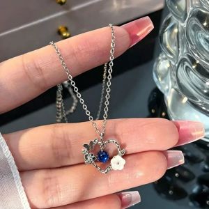 New Retro Bohemian Womens Necklaces Hollow Heart Pendants with Flower Silver Color Link Simple Design Neck Jewelry for Female