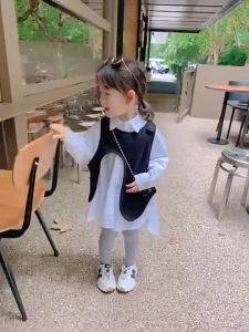 2023 Trẻ Em trắng dài tay Áo Em Bé Áo Sơ Mi Nữ Trẻ Em Màu Đen Không Thường Xuyên Vest