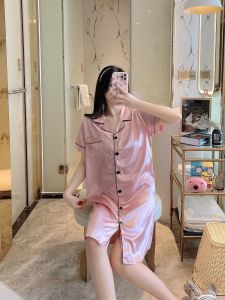 ชุดนอน ชุดนอนผญ ชุดนอนหญิงกระโปรง ซาติน ชุดนอนผ้าซาติน ชุดนอนเดรสหญิง ชุดนอนผ้าซาตินแบบยาว ชุดนอนเดรสซาติน พร้อมส่ง