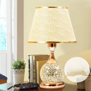 ห้องนอนโคมไฟข้างเตียง 2025 ใหม่โคมไฟคริสตัลแก้วที่ทันสมัย