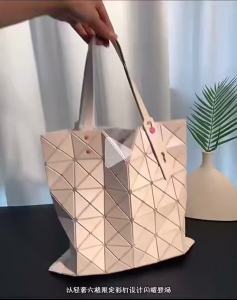 New style matte geometric quilted bag with colorful studs shoulder bag bag tote bag for commuting women
