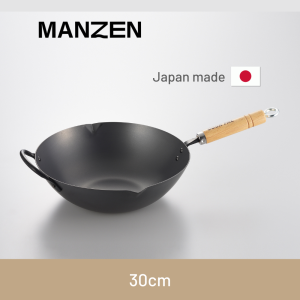 COOK PAL Carbon Steel Beijing Wok high quality Chinese wok flat bottom 30cm 33cm 36cm size with wood handle quick easy to oil season rust resistant cookware nitriding heat treated surface by Yoshikawa made in Japan stir fry sauté electric induction ready