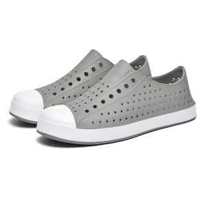 รองเท้าสวม รุ่นใหม่ รองเท้ากันนำ้ เบามากๆ คุณภาพดี สวยใส่นุ่มสบายเท้า รองเท้าคู่สไตล์ร้อนน้ำหนักเบาและระบายอากาศรองเท้าชายหาด รองเท้าแตะแบบสวม 131