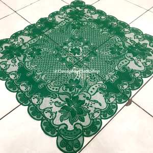 Taplak Meja Tamu Square 100 x 100 cm Warna Hijau Natal Bahan Kain Polyester Corak Bunga Bintik 1179